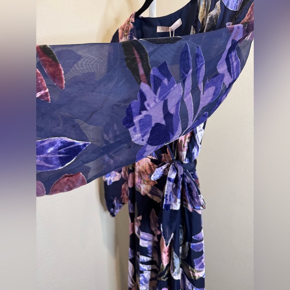 🌺Hutch Floral Maxi Velvet Wrapped Dress - Picture 5 of 8